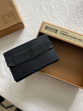 Duluth Trading Co Black Compression Card Wallet with Elastic Strap
